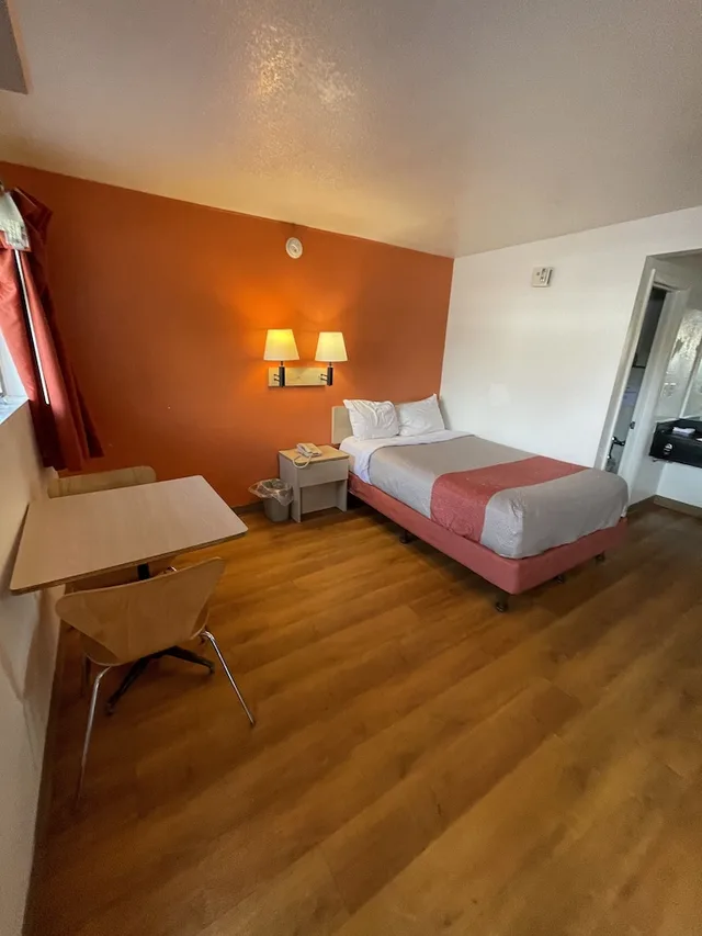 Room, Double Bed, Travelodge by Wyndham Brattleboro VT 3/6