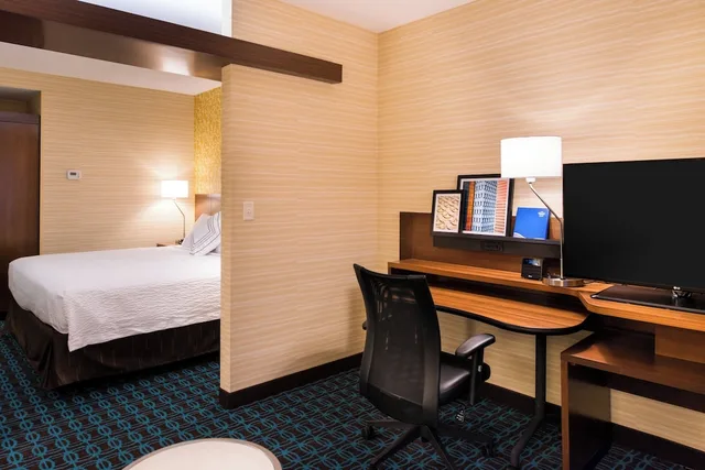 استوديو بسرير كينج مع أريكة، Fairfield Inn Suites Utica 2/3