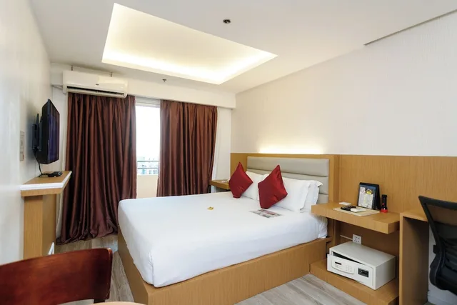 جناح كلوب بريفيليج بسرير كوين، Regency Grand Suites 3/5