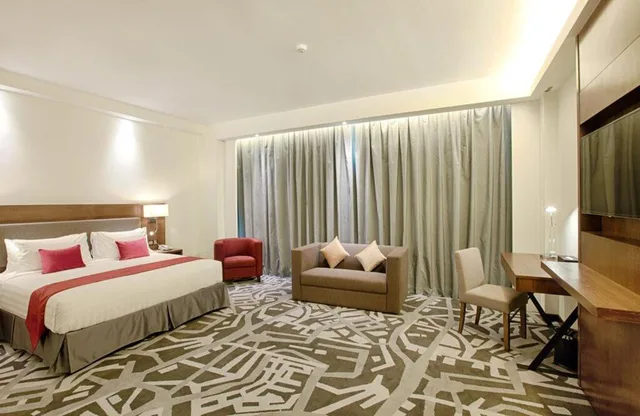 غرفة تنفيذية، WP Hotel 1/3