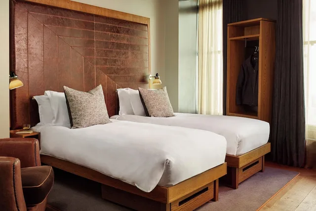 Roomy, Twin Beds، The Hoxton Holborn 2/6