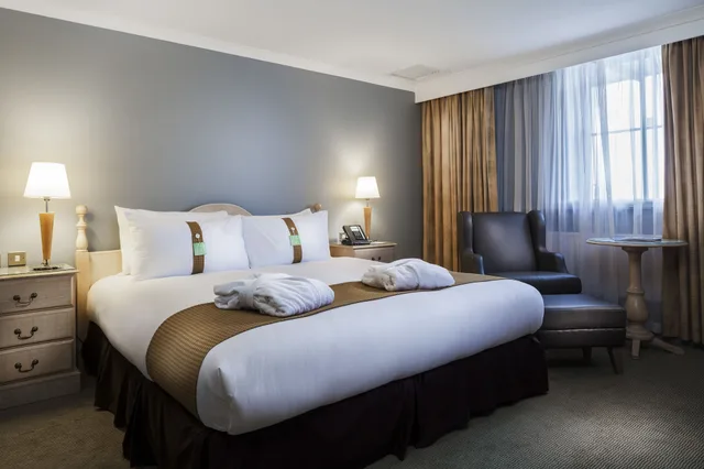جناح ركني بسرير كينج، Holiday Inn London Sutton 2/6