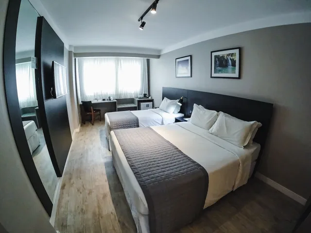 غرفة ثلاثية بسرير كوين وسرير فردي، Hotel Santa Inn 3/9