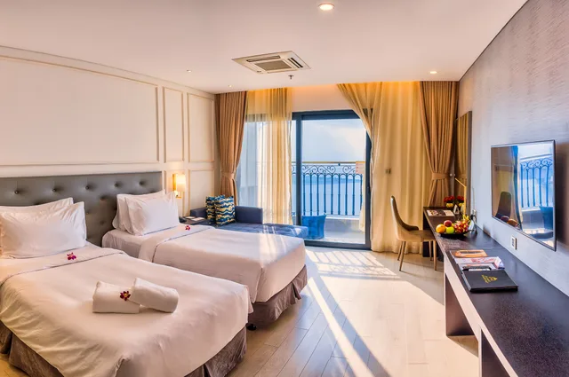 Deluxe, Twin Beds, Bay View، Wyndham Danang Golden Bay 2/6