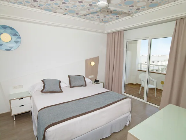 غرفة قياسية بسرير مزدوج بشرفة، Hotel RIU Gran Canaria 6/9