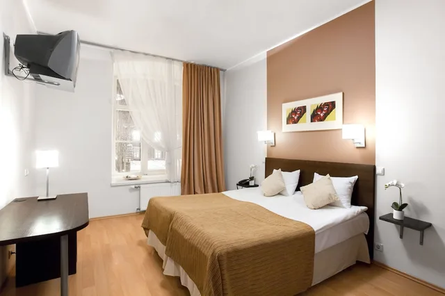 غرفة بسرير مزدوج بإطلالة على الحديقة، City Hotel Tallinn by Unique Hotels 2/4