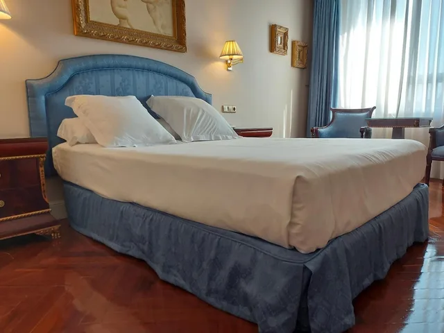 غرفة بسرير كوين، Alameda Palace 1/4