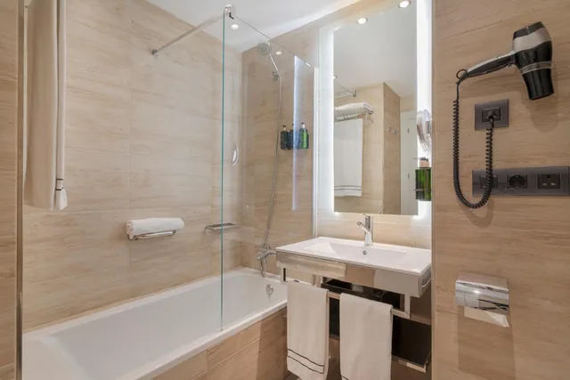 جناح جونيور تنفيذي مع أريكة، Melia Alicante 9/9