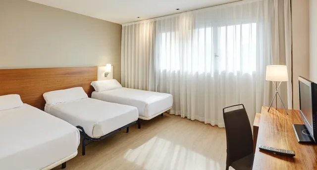 غرفة كلاسيكية ثلاثية بسريرين منفصلين، Sercotel Ciutat de Montcada 3/6