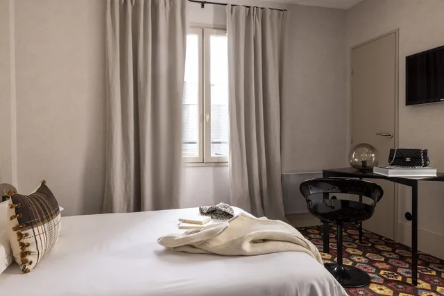 غرفة قياسية بسرير مزدوج، L Hotel 5/10