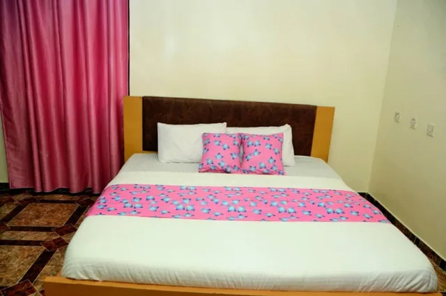 غرفة أساسية بسرير كوين، De Haven Suites 1/2