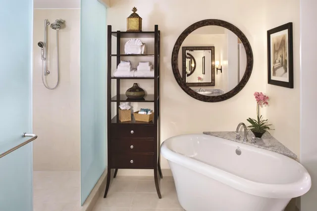 2 Bedrooms, Deluxe, Suite, 2 Double Beds, King Bed, Resort View, Sofa، Hilton Grand Vacations Club Kings’ Land Waikoloa 6/14