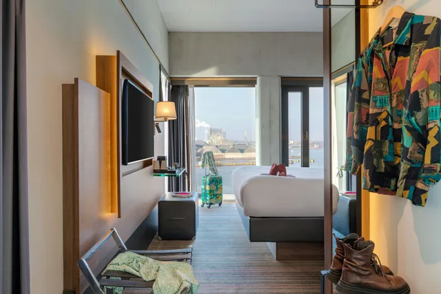 غرفة بسرير مزدوج، Moxy Amsterdam Houthavens 4/4