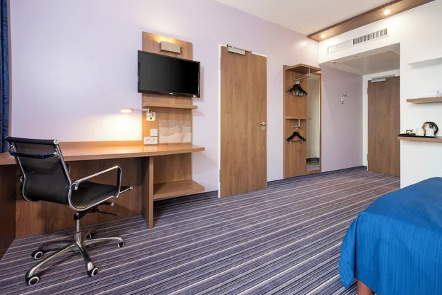 غرفة قياسية بسرير كوين لذوي الإعاقة، Holiday Inn Express Friedrichshafen 5/10