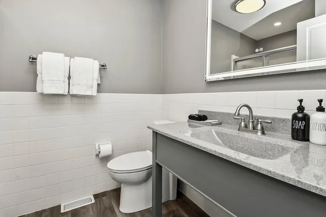 غرفة قياسية بسرير كينج، Captain Wohlt Inn Bed Breakfast 5/6