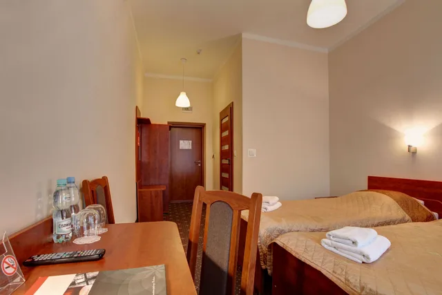 غرفة بسريرين منفصلين، Lothus Hotel 3/4