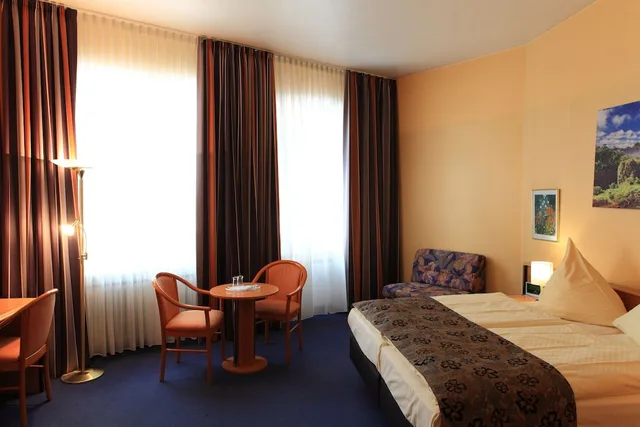 غرفة قياسية بسرير كوين، Hotel Boulevard Cologne 5/10