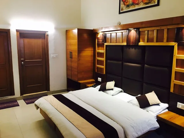 غرفة ديلوكس بسرير مزدوج، Hotel Kahkashan 5/6