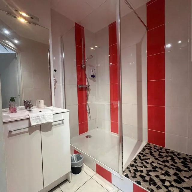 غرفة عائلية، Agape Hotel Niort- Bessines 10/10