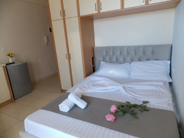 غرفة بسرير مزدوج بإطلالة على البحر، Afrimi Relax Apartments 3/5