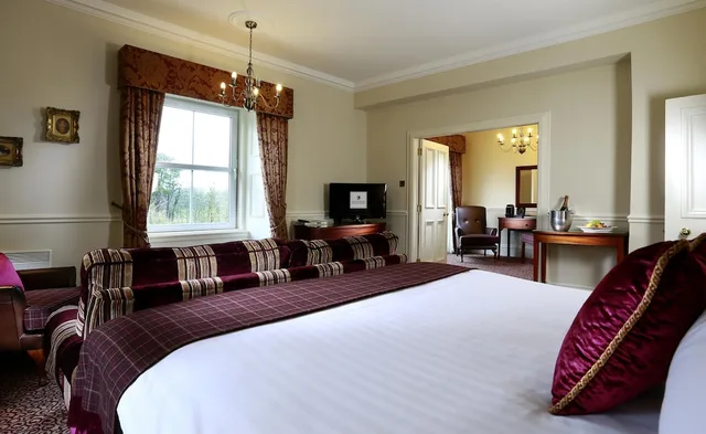 Super, Superior, Deluxe, Suite, Double Bed، Macdonald Crutherland House 1/4
