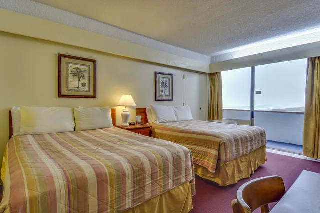 Standard, 2 Double Beds, Kitchenette, North Wing، Padre South Hotel On The Beach 2/5
