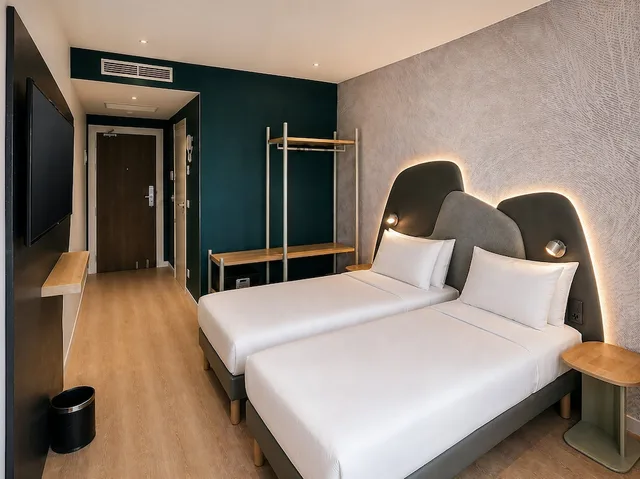 Superior, Twin Beds, Terrace, ibis Styles Zumaia Zestoa 2/6