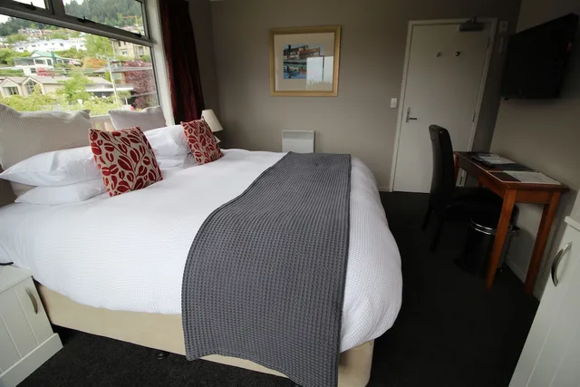 شاليه بسرير كينج، Chalet Queenstown 2/4