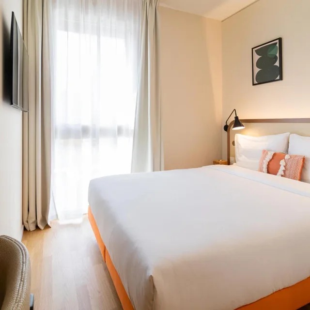 غرفة قياسية بسرير كوين، HOOD Hotel 2/8