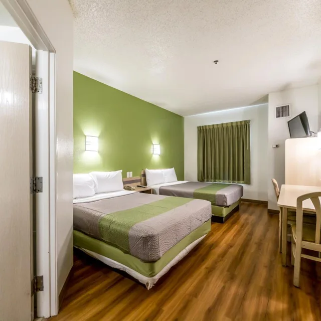 غرفة بسريرين كوين لغير المدخنين، Motel6 San Antonio, TX - South 3/10
