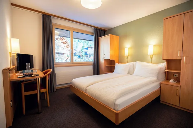 Room, Double Bed, Forest View، Hotel Jungfraublick Ag 1/4