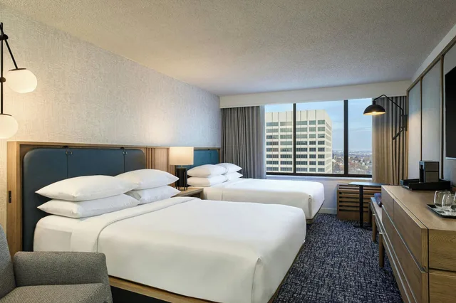 غرفة كلوب بسرير مزدوج، Sheraton Philadelphia University City 3/5