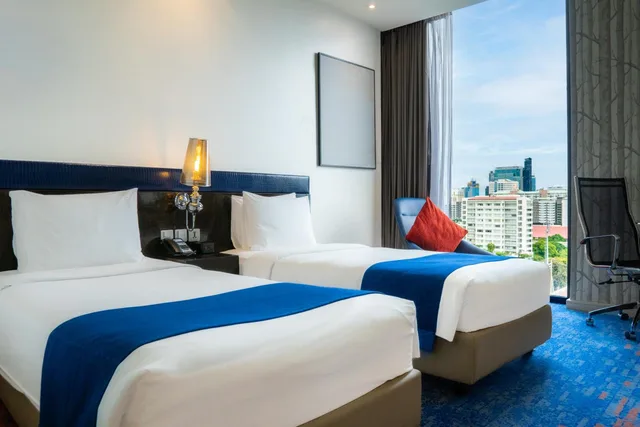 غرفة بسريرين منفصلين للمدخنين، Holiday Inn Express Bangkok Siam 1/6