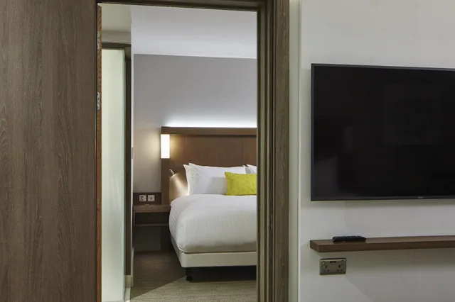 غرفة ديلوكس بسرير كينج للمدخنين، Courtyard By Marriott Oxford South 4/4