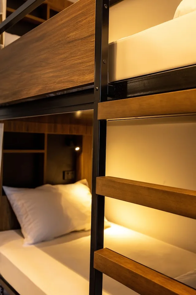 Mixed Dorm, 4 Beds, 2 Bunk Beds, Haka House Rotorua 1/2