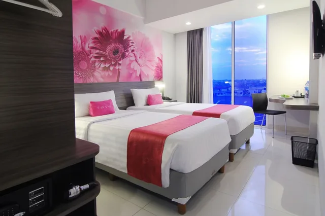 Deluxe, Twin Beds, favehotel Pekanbaru 3/4