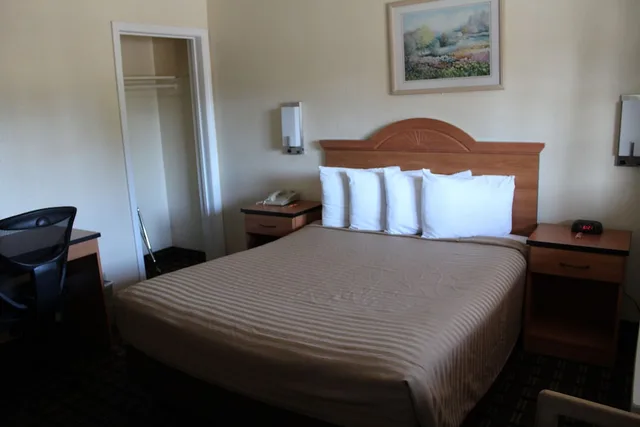 غرفة اقتصادية بسرير كوين، Riverside Inn & Suites Santa Cruz 2/4