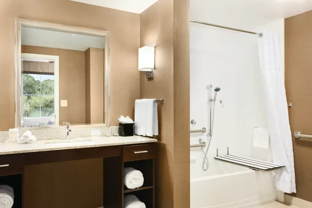 جناح بسريرين كوين لذوي الإعاقة، Homewood Suites Atlanta Airport North 1/2
