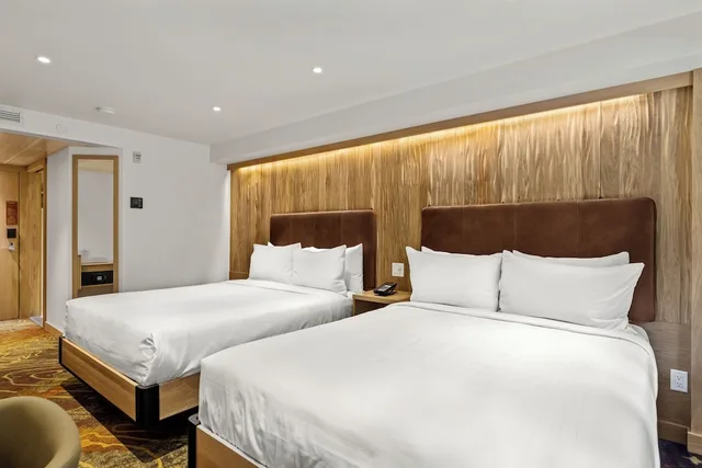 غرفة بسريرين كوين، Otter Hotel 2/3