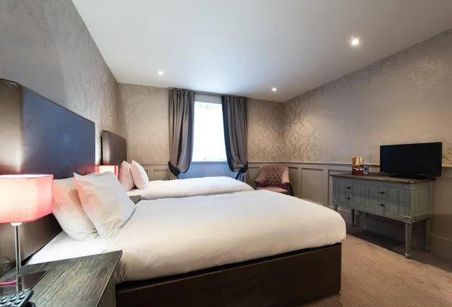 غرفة سوبيريور بسرير مزدوج، Brooks Hotel Edinburgh 3/8