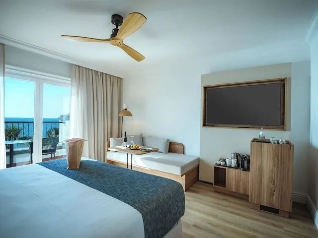 Preferred Club, Twin Beds, Ocean View, Sofa, Balcony، Hyatt Ziva Madeira 4/7