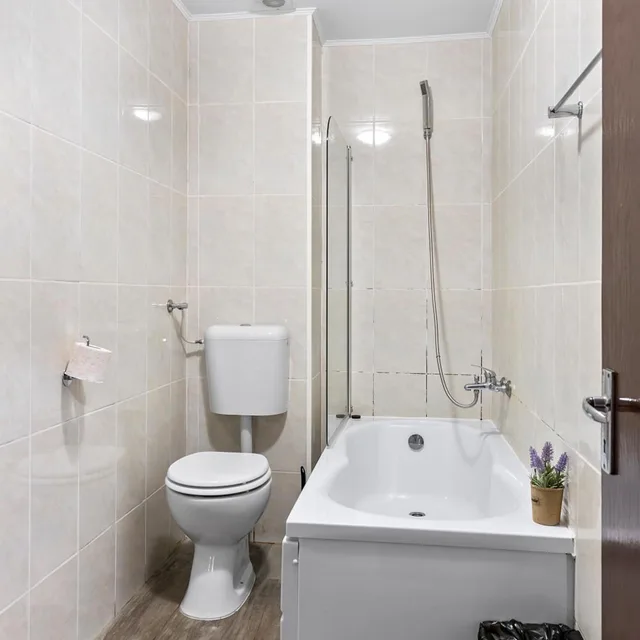 غرفة ثلاثية بشرفة، Hotel Charter Otopeni 8/10