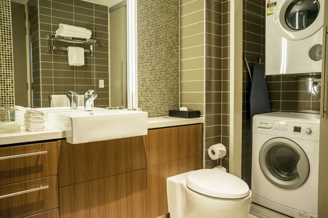 Suite, King Bed, Garden View, Holiday Inn Port Moresby 5/9