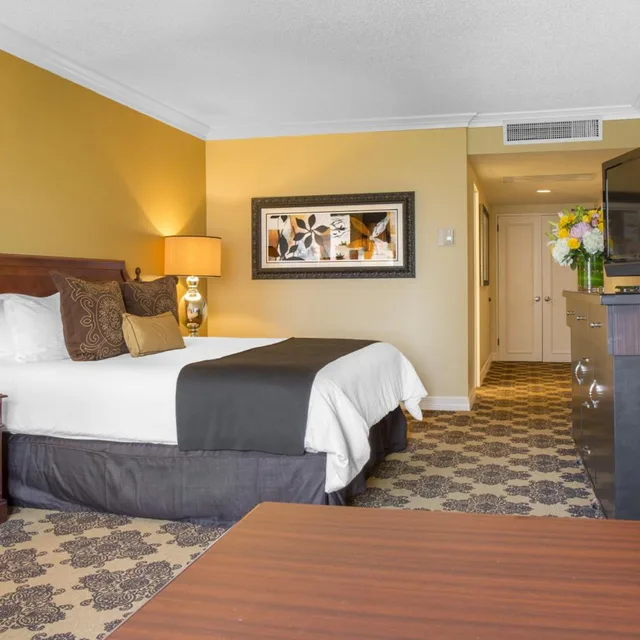 Signature, Premier, Deluxe, King Bed, Accessible, Omni Houston Hotel 1/4