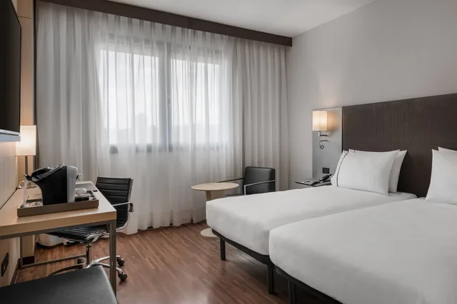 Standard, Twin Beds, Ac Hotel Firenze By Marriott 2/10