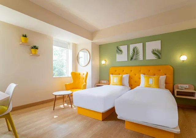 غرفة قياسية بسريرين منفصلين، Bloom Hotel Sector 19 1/3