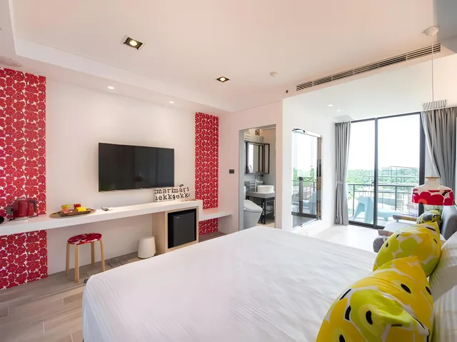 Exquisite, Queen Bed، Secret Path B&B 2/2