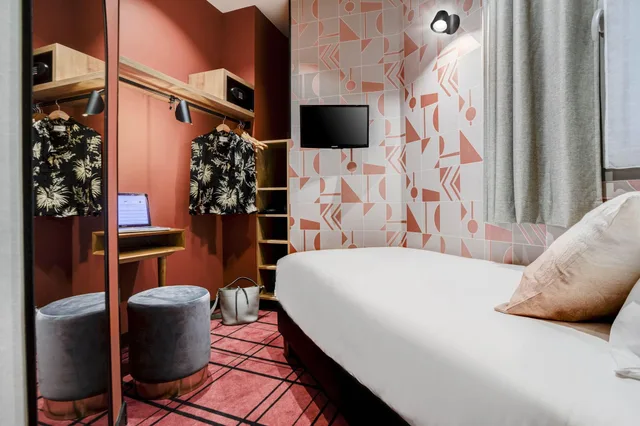 غرفة كومفورت مفردة بسرير فردي، Republik Hotel 2/4