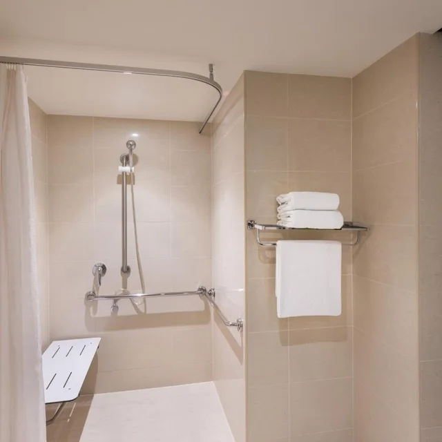 غرفة سوبيريور بسرير كينج، FOUR POINTS BY SHERATON PERTH 7/10