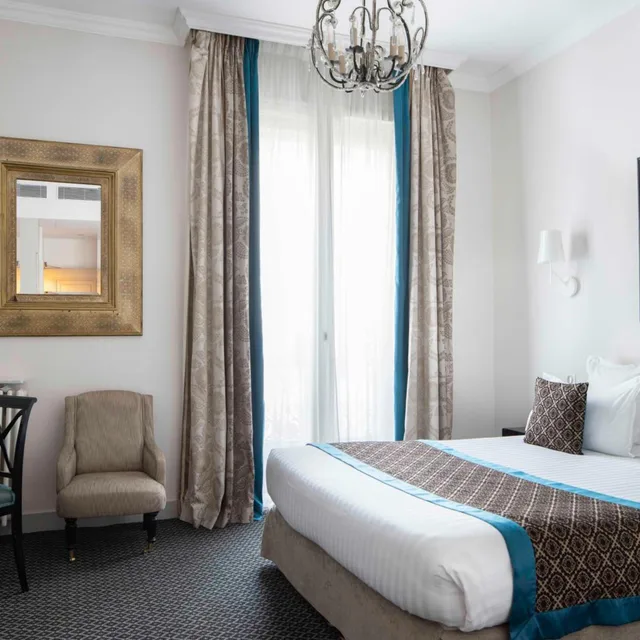 غرفة سوبيريور بسرير كينج، Bradford Elysees Astotel 3/8